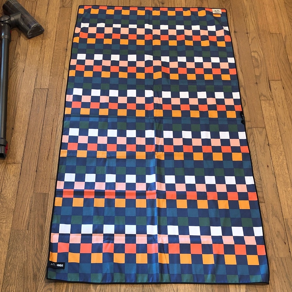 NWOT SLOWTIDE X GQ Quick Dry Towel  Sundown Quick Dry Towel - Picture 4 of 6
